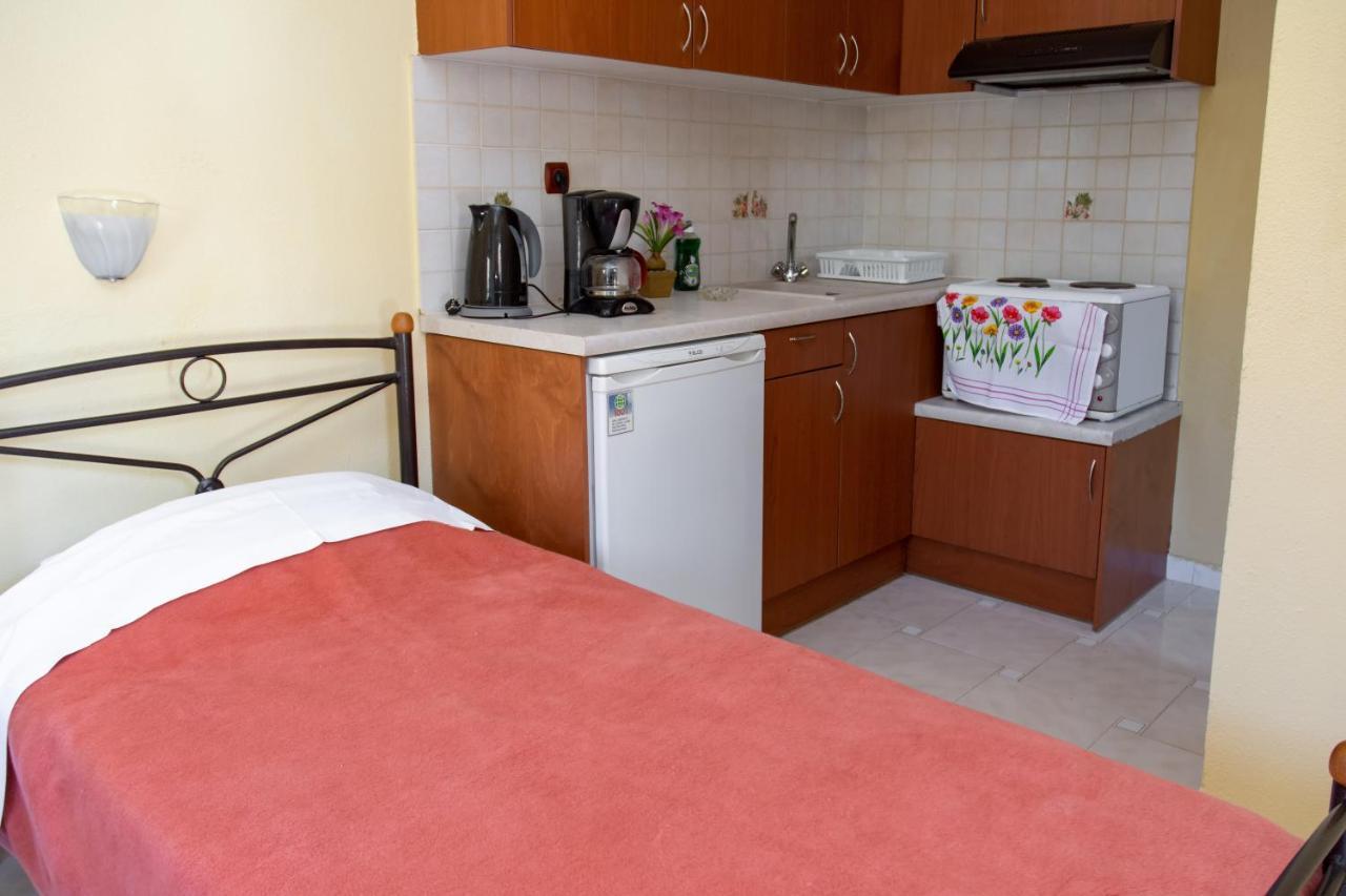 Agali Beach Pansion Mármaron Екстериор снимка