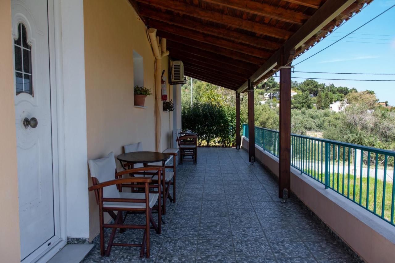 Agali Beach Pansion Mármaron Екстериор снимка